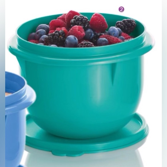 Tupperware Mixing Bowl 1 Liter Green Color - Picture 1 of 4
